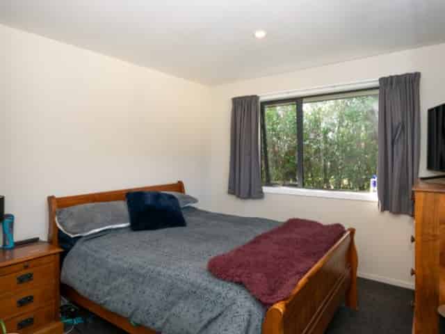 8A High Street, Renwick