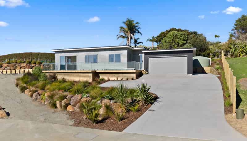 8 Stoney Bay Lane, Cable Bay