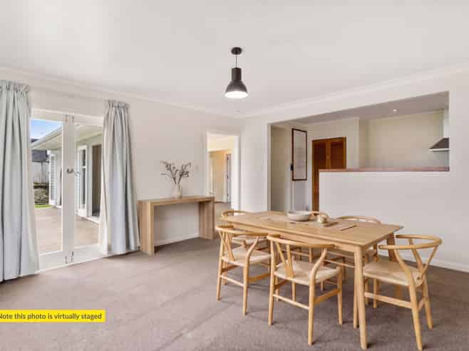 8 Kiwi Esplanade, Mangere Bridge