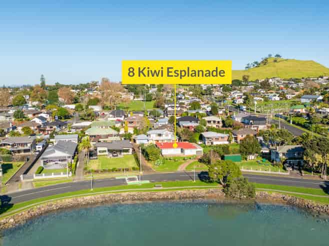 8 Kiwi Esplanade, Mangere Bridge