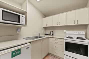 Established Motel  |  Income + Lifestyle