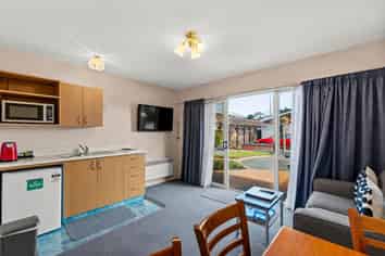 Established Motel  |  Income + Lifestyle