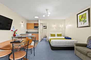 Established Motel  |  Income + Lifestyle