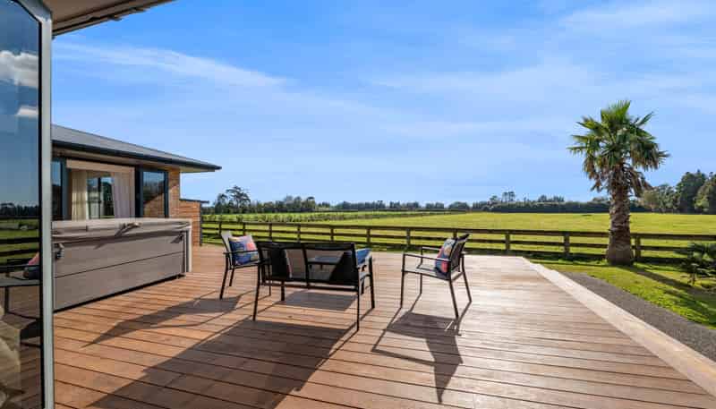 1384 Egmont Road, Egmont Village