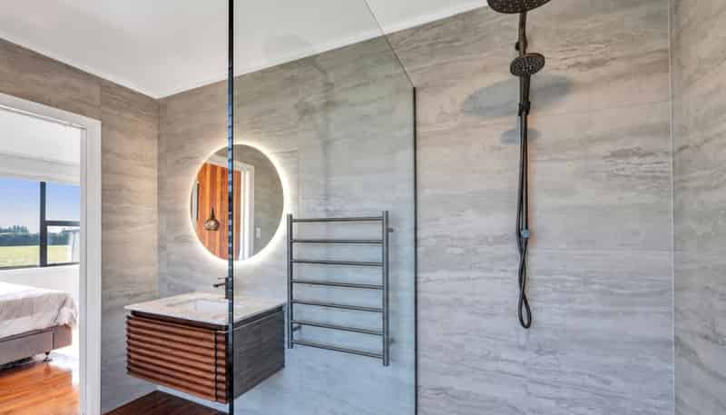 1384 Egmont Road, Egmont Village