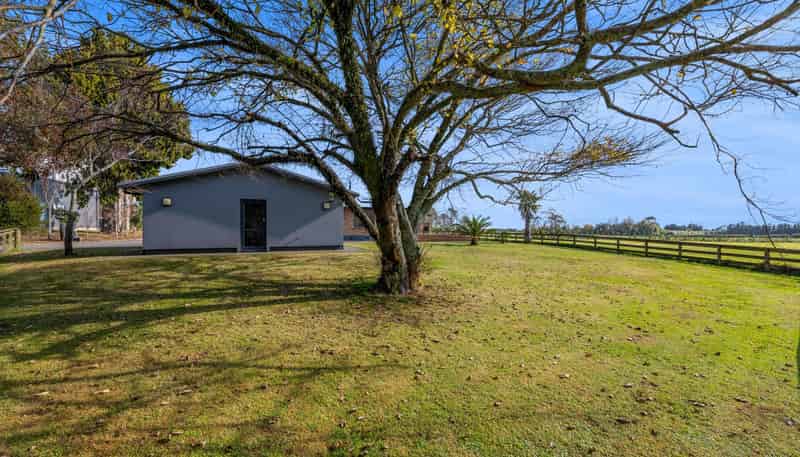 1384 Egmont Road, Egmont Village