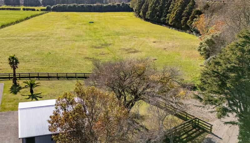 1384 Egmont Road, Egmont Village