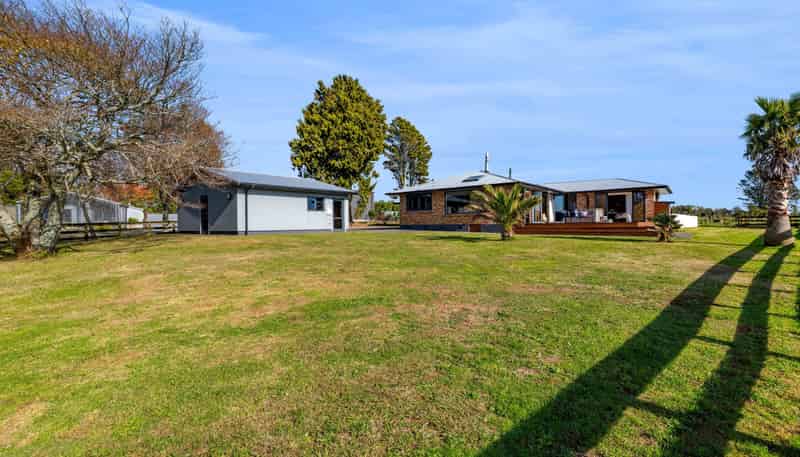 1384 Egmont Road, Egmont Village