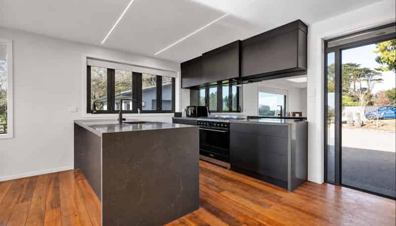 1384 Egmont Road, Egmont Village