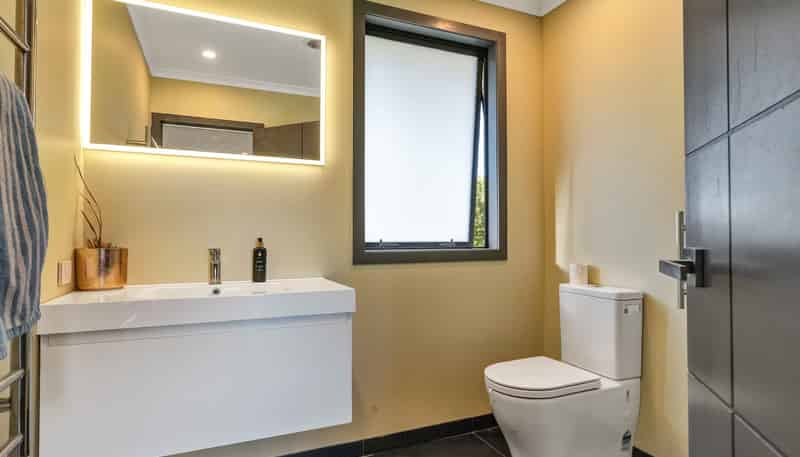 1384 Egmont Road, Egmont Village