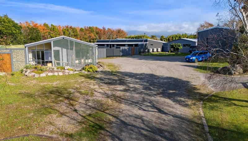 1384 Egmont Road, Egmont Village