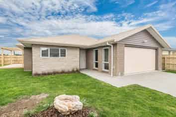 96 Mazengarb Rd, Paraparaumu Beach