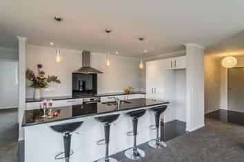 96 Mazengarb Rd, Paraparaumu Beach
