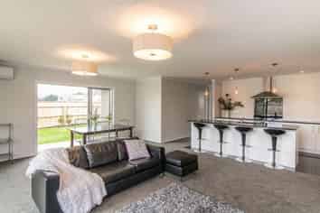 96 Mazengarb Rd, Paraparaumu Beach
