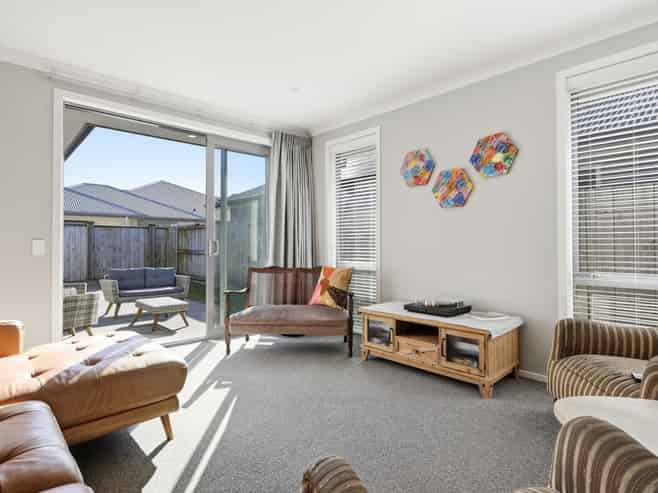 6 Cassinia Close, Papamoa