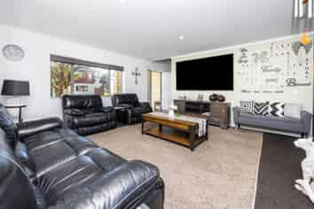 24 Gordon Davies Lane, Huntington