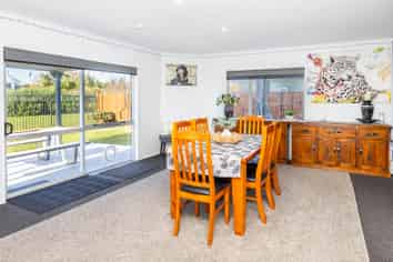 24 Gordon Davies Lane, Huntington
