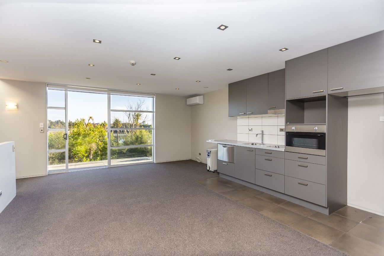 Apartment in Christchurch, Ferrymead - View 2