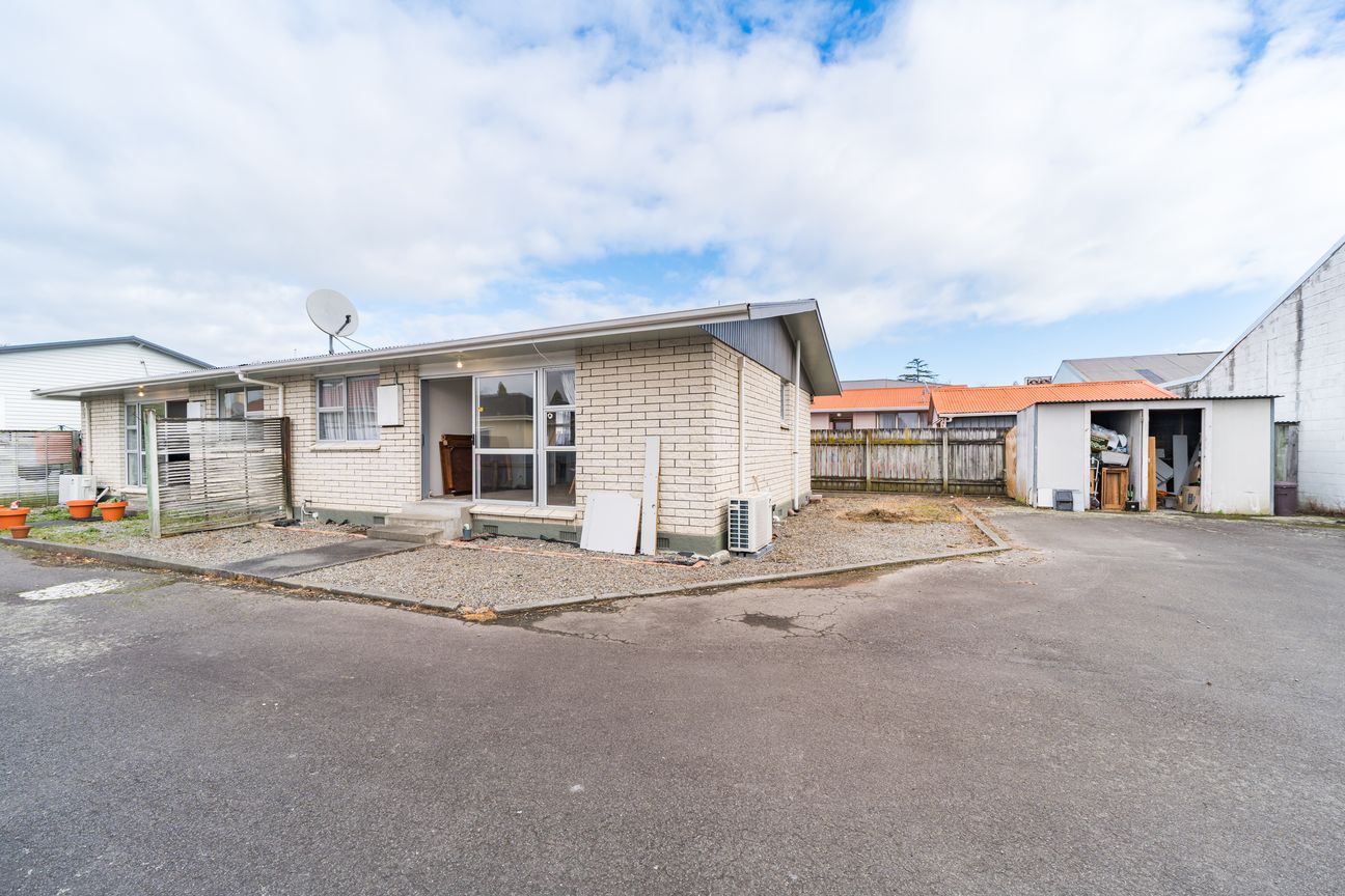 Rare Find - Two Units, Double Income! - Widok 2