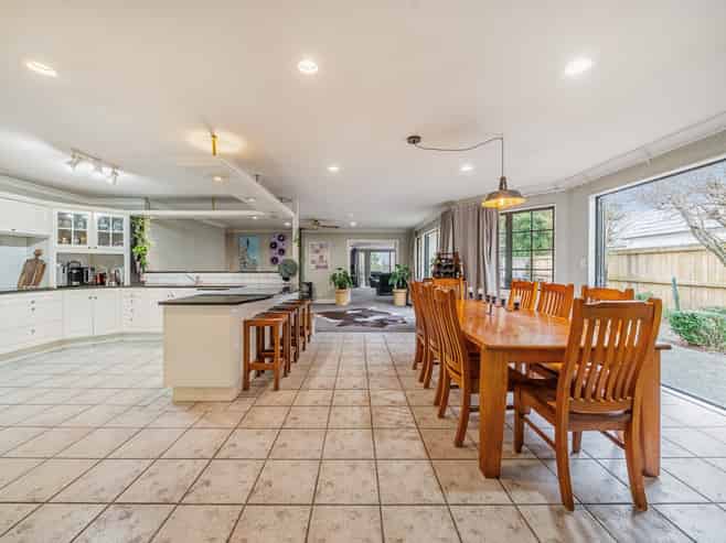 29 Clearwater Terrace, Brown Owl