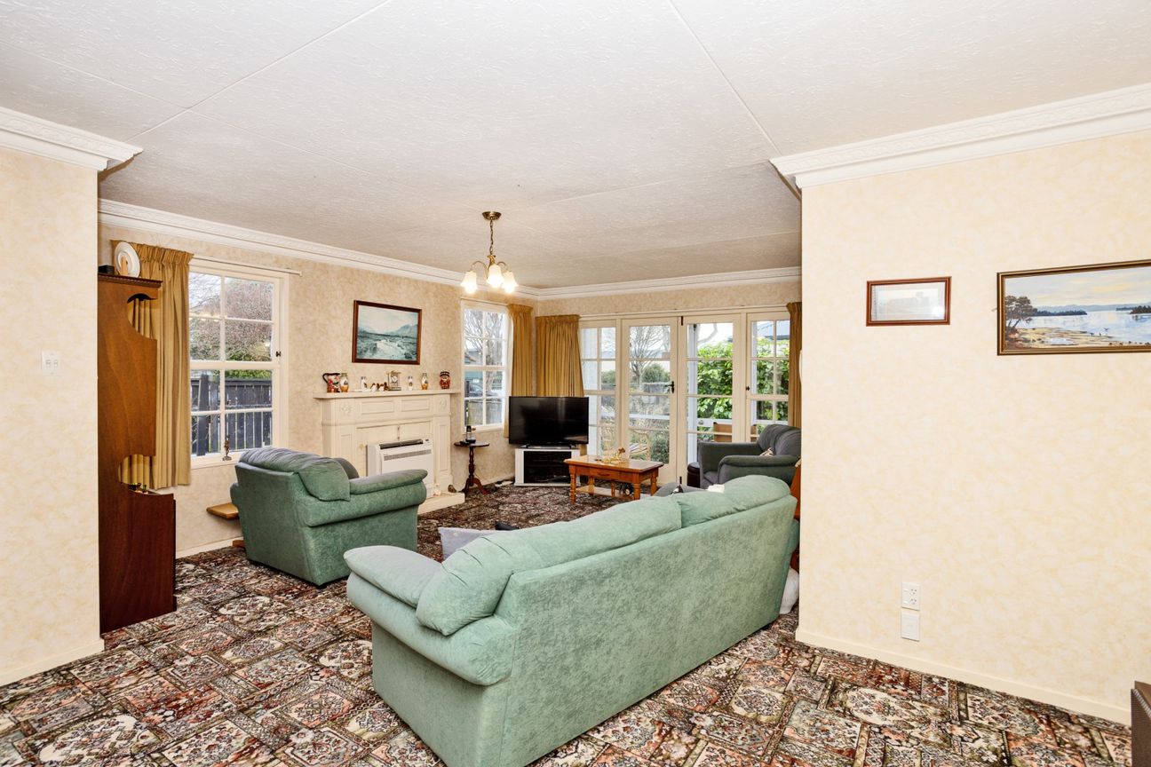 Packed with potential | Sought after location - Fler