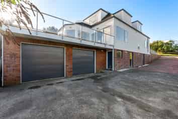89 Nevay Road, Miramar