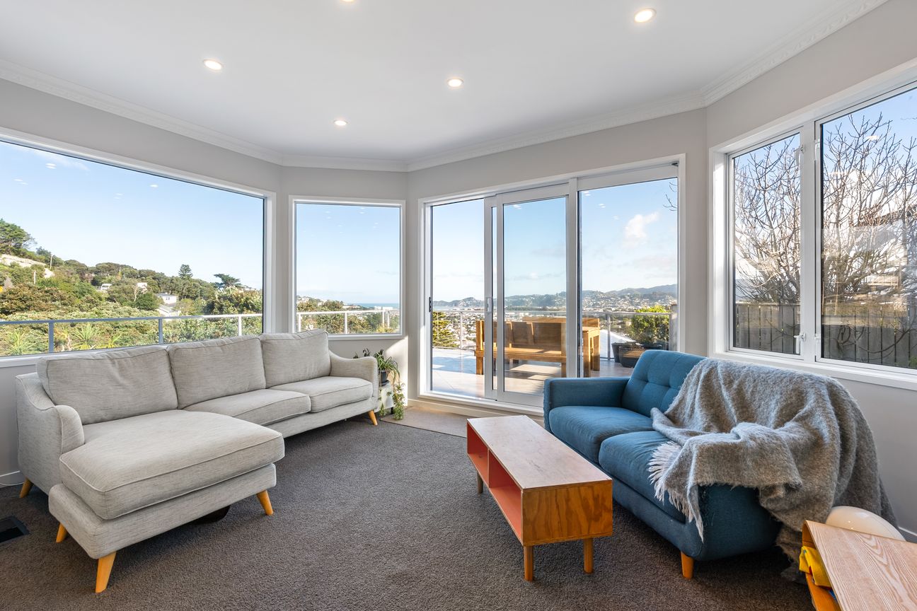 FAMILY LIVING WITH STUNNING VIEWS & SPACE – pohled 2