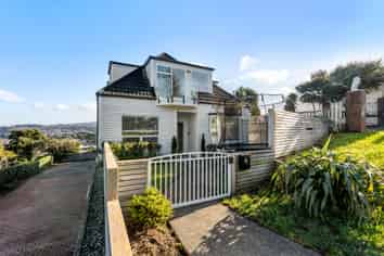 89 Nevay Road, Miramar