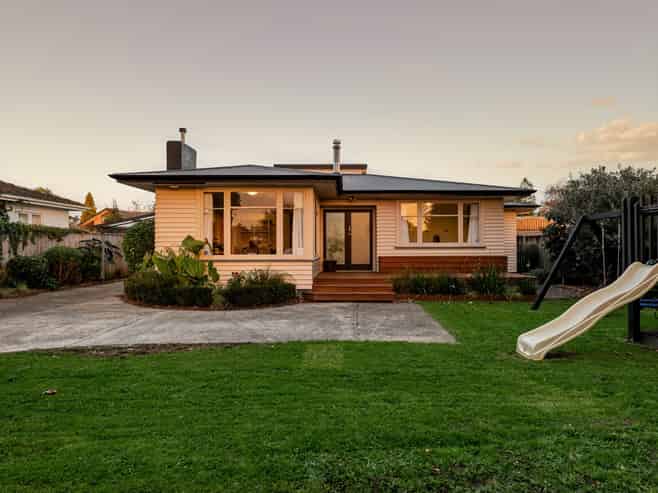36 Keeling Street, West End