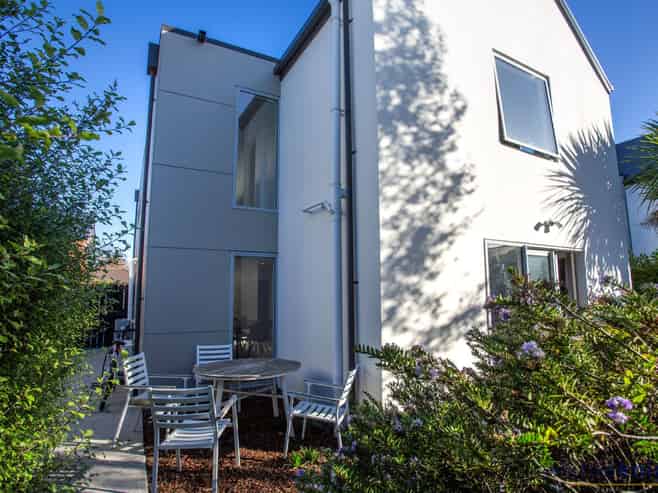2/24a Bowen Street, Upper Riccarton