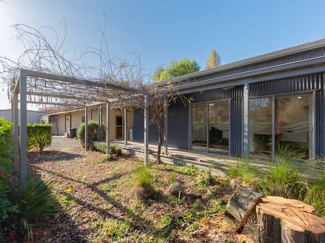 All-In-One: Offices, Warehousing, Storage and Yard