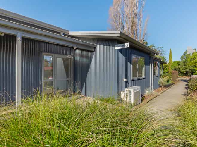 All-In-One: Offices, Warehousing, Storage and Yard