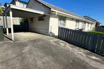 2/112 Carrington Road, Mount Albert