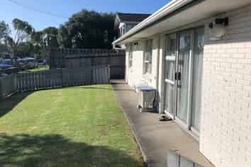 2/112 Carrington Road, Mount Albert