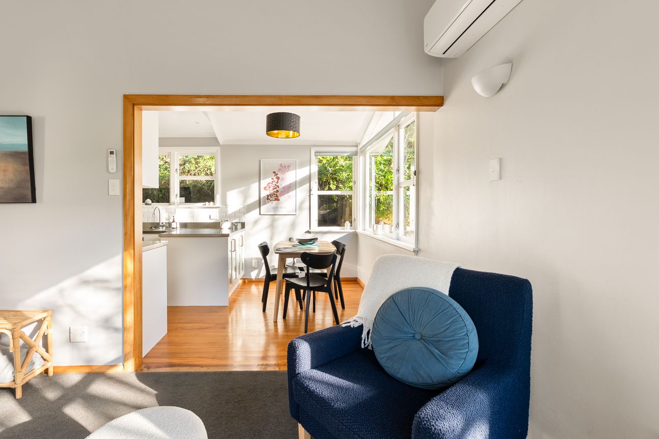 Mid Century Style. Sunny Ngaio Living - Prikaz 5