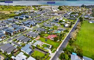 72R Karaka Road, Beachlands