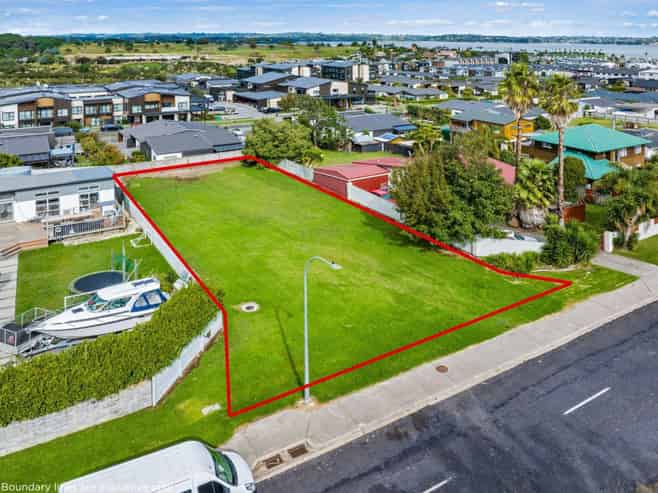72R Karaka Road, Beachlands