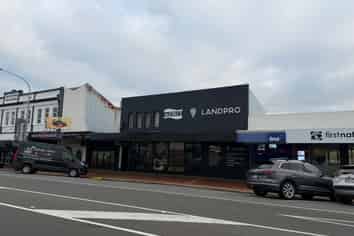 Prominent Office with Plenty of Parking