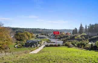 2/10 Grampian Oaks Lane, Nelson South