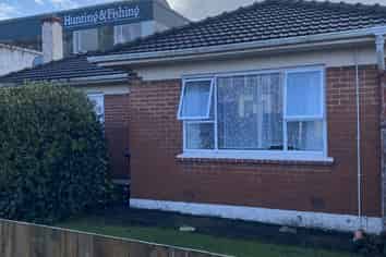 8 Howe Street, North Dunedin