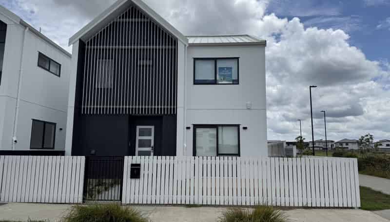 1 Green Bamboo Road, Hobsonville