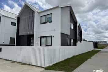 1 Green Bamboo Road, Hobsonville