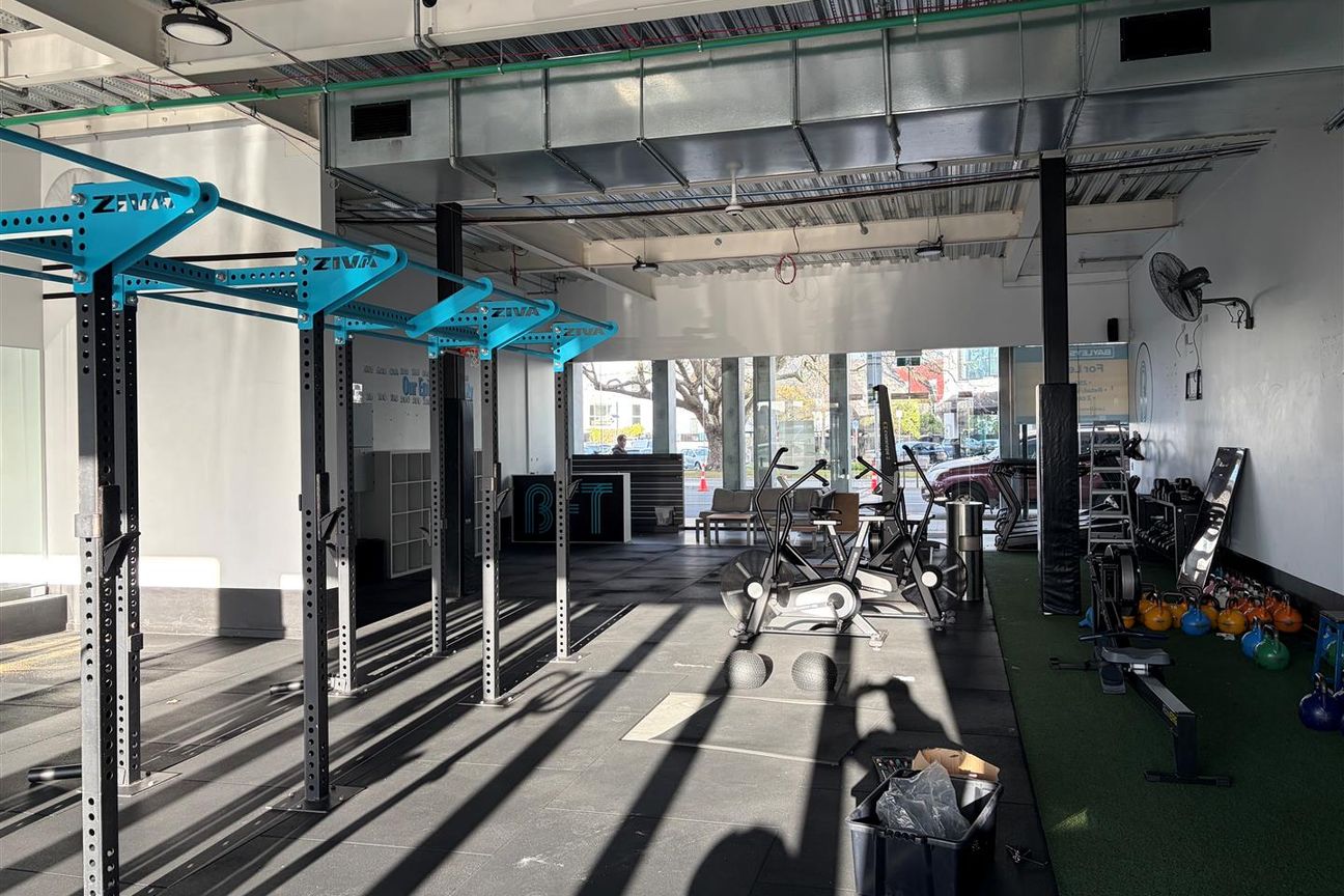 High Profile Retail on Victoria Street - Vista 4