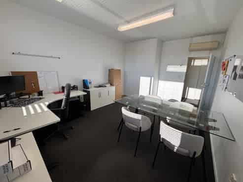 Cosy Light-filled Office