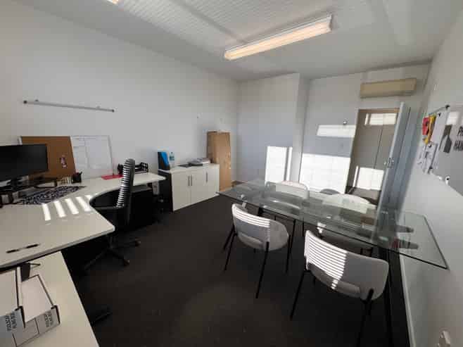 Cosy Light-filled Office