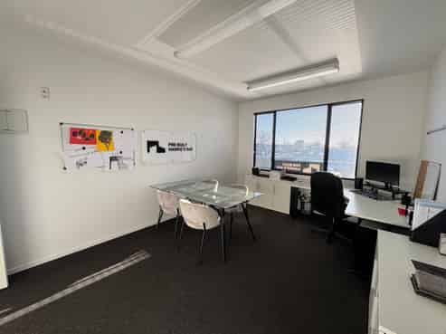 Cosy Light-filled Office