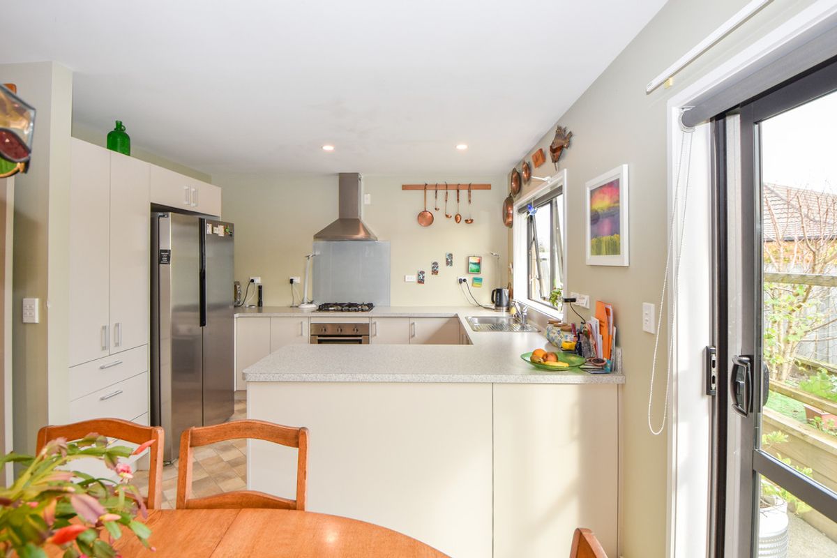 Easy Living - With a Little Extra - Mehr