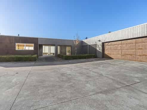 1089 Plymouth Road, Koru
