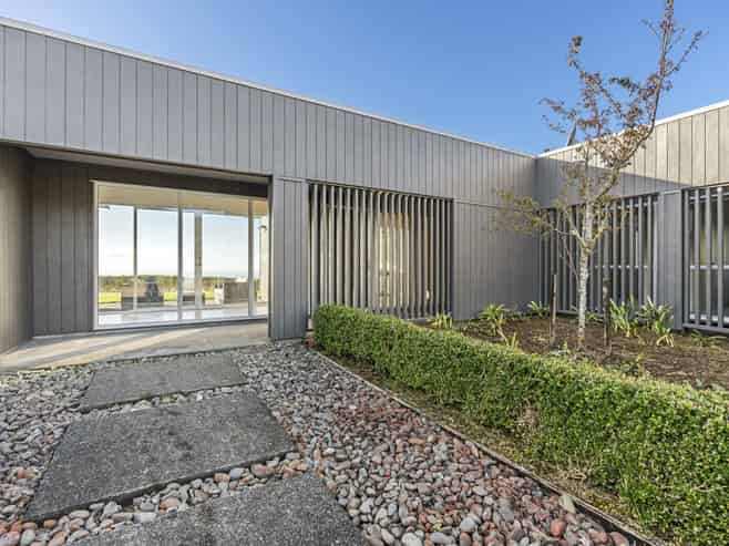 1089 Plymouth Road, Koru