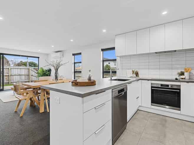 1/5 Massey Street, Westown
